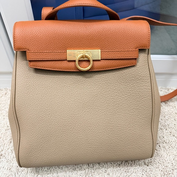 Parisa Wang Handbags - Grace Backpack - taupe, tan